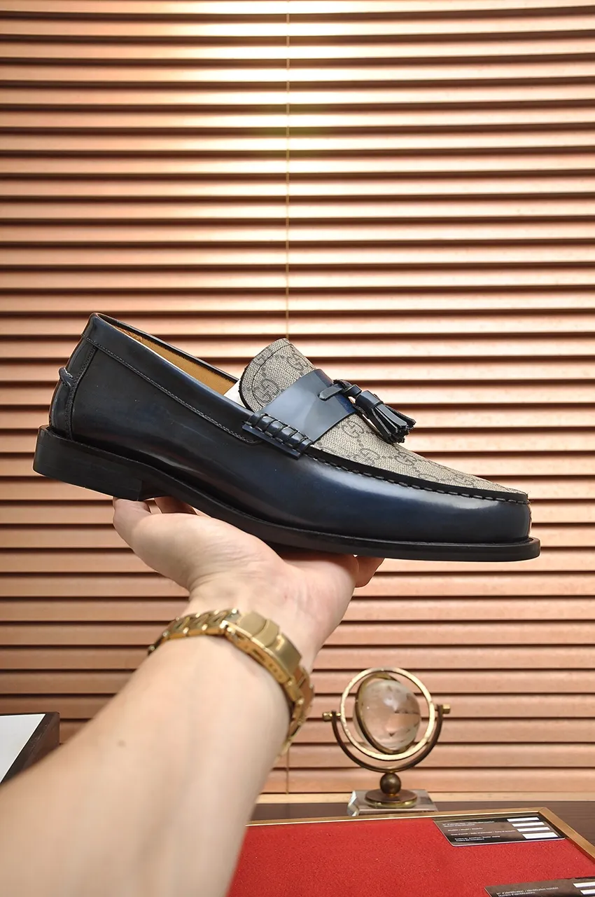 Men's shoes💰560💶Italy's top luxury men's shoe giant (GUCCI) (Gucci) (full cowhide lining) new arrival🍃Original European style🔰 Pleasant to the eye😍In order to make the shoes more durable and non-deformable🌀The production continues to follow traditional methods but there is still no lack of innovation💪Choose original sheepskin for the leather♻️ Smooth and natural And extra bright ⭐Made of imported cowhide, the first choice of rich people 38-45 (45 customized)